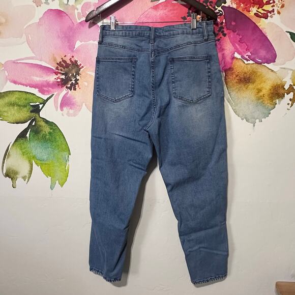 Wild Fable High Rise Mom Jean Distressed Blue Denim Light Wash Women's Size 12 - Picture 4 of 6